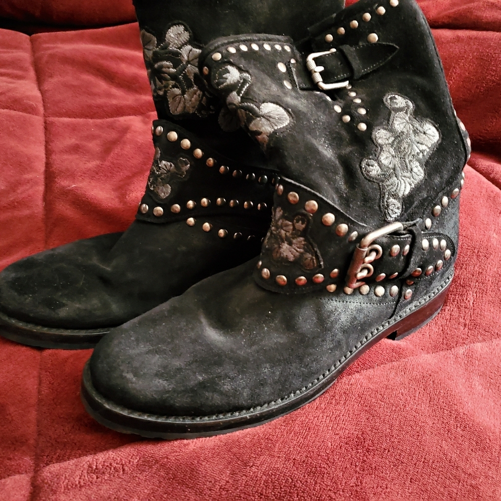 Frye Natalie Flower Engineer Short Boot